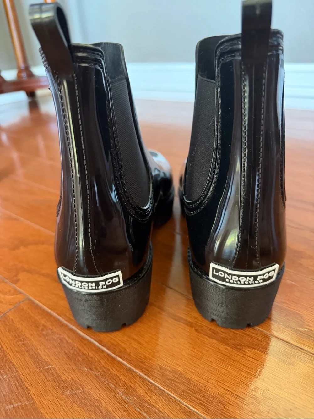 London Fog Rosaline Black Gloss Chelsea Boots Size 9M NWOB